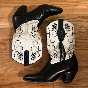 Laredo Cowgirl Boots Black White with Roses and Tassels Size 7M